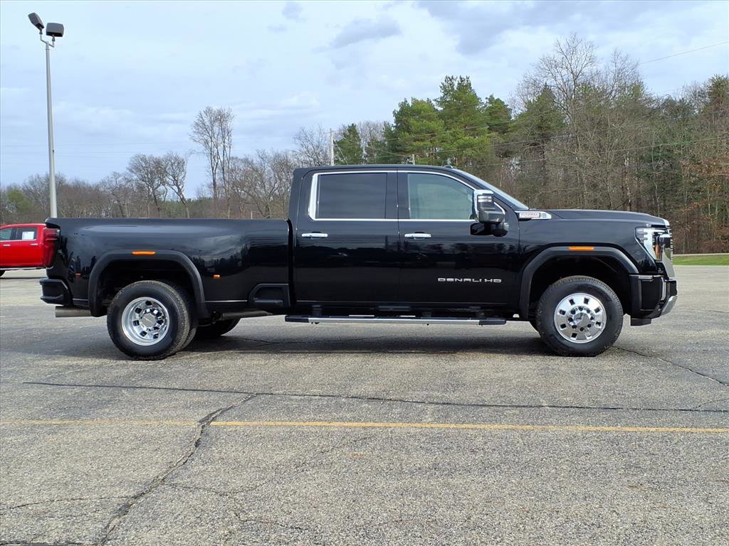 Used 2025 GMC Sierra 3500 Denali w/ Denali Reserve Package image 4