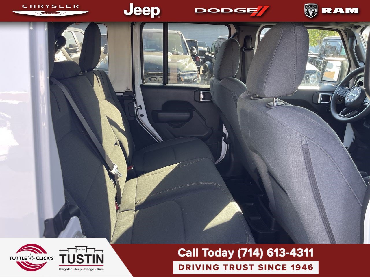 Used 2024 Jeep Wrangler Unlimited AWD/4WD image 17