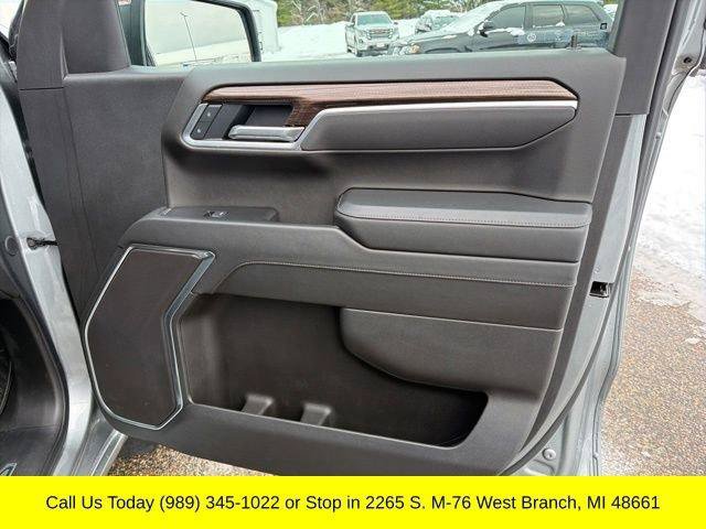 Used 2025 Chevrolet Silverado 1500 LT AWD/4WD image 42