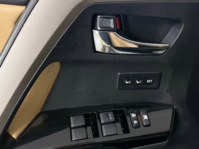 Used 2018 Toyota RAV4 Limited image 14