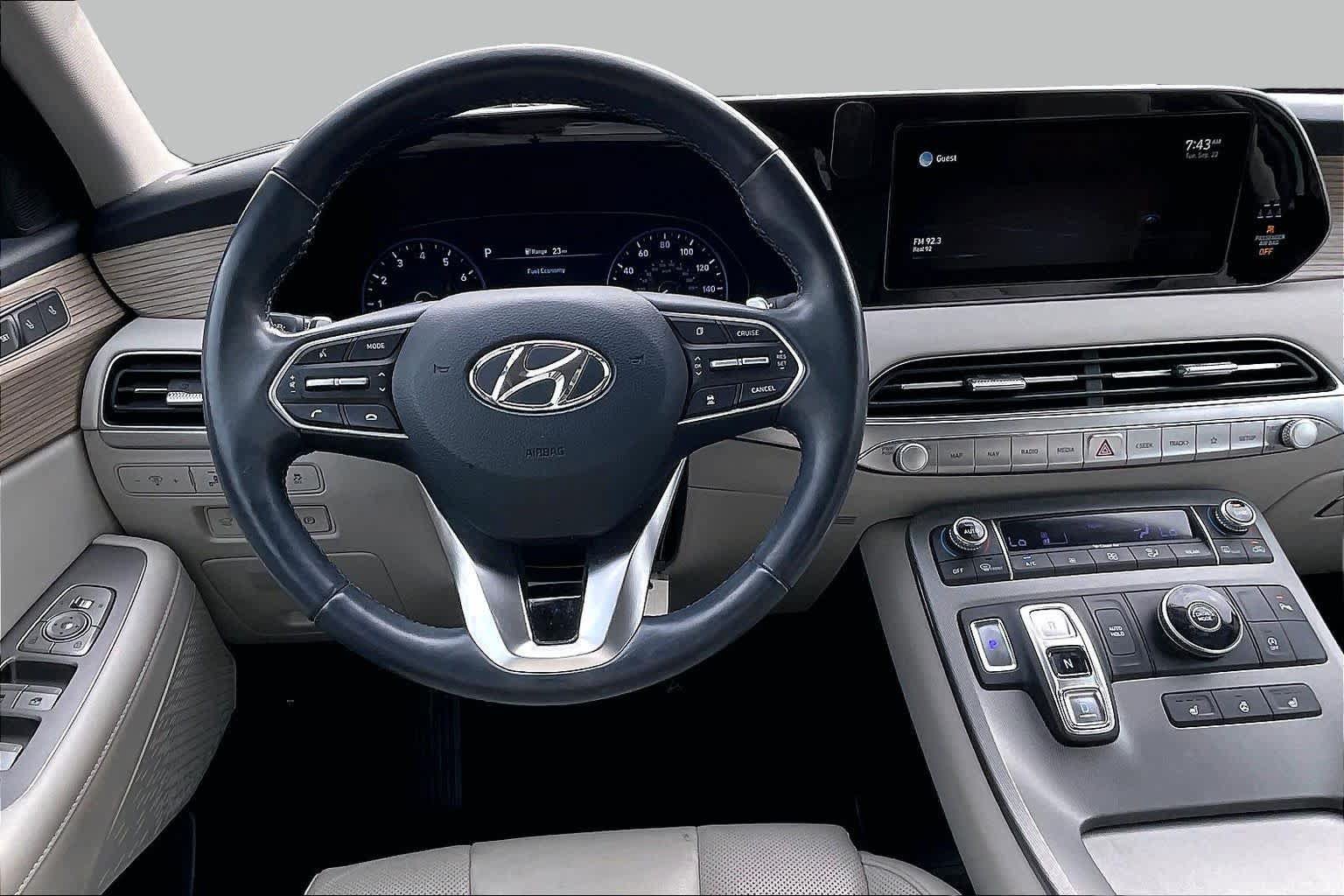 Used 2022 Hyundai Palisade SEL w/ Premium Package FWD image 5