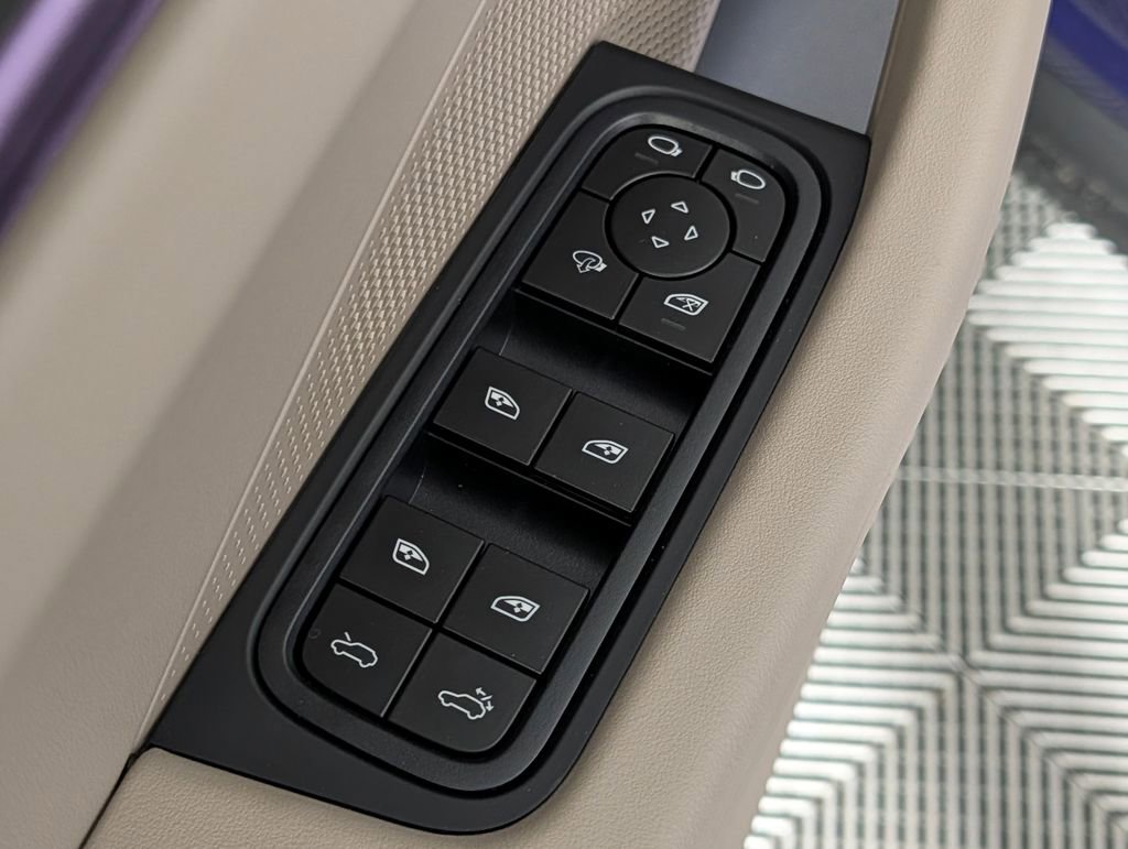 New 2026 Porsche Macan 4 Electric image 27