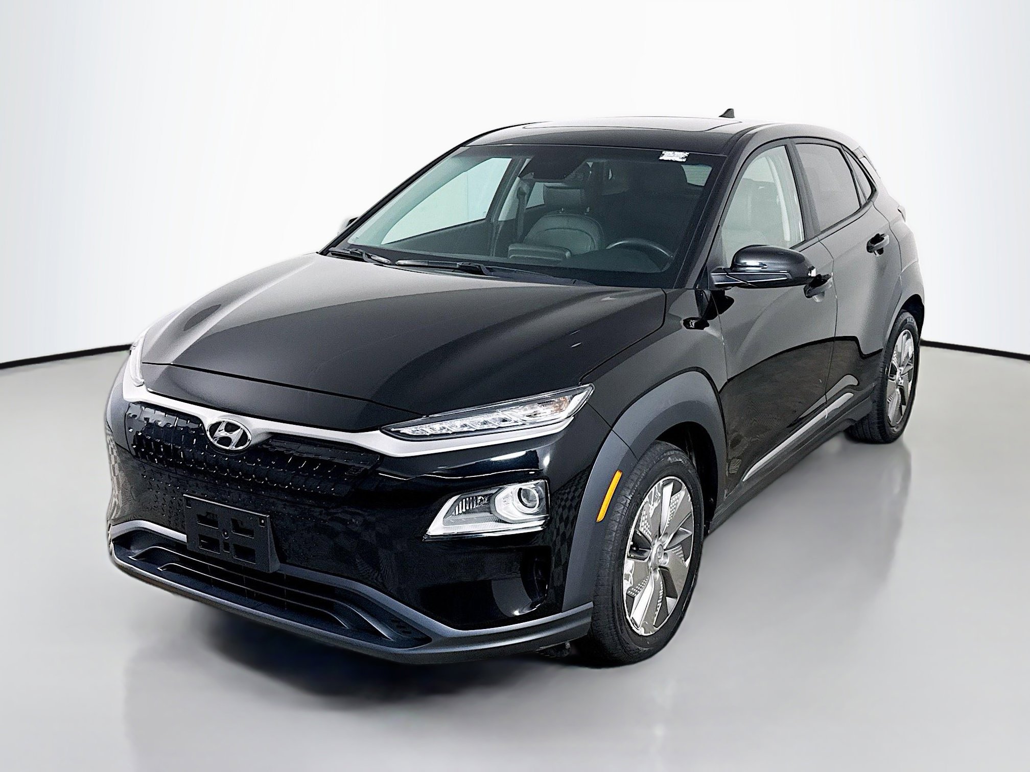 Used 2021 Hyundai Kona Limited w/ Cargo Package image 4