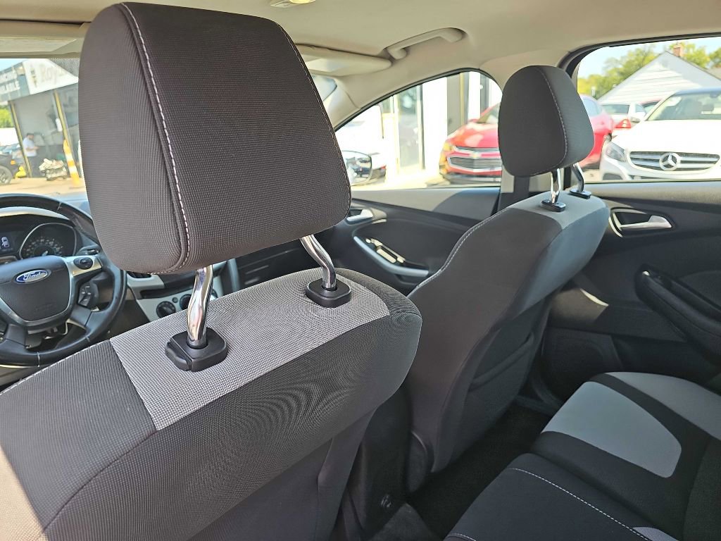 Used 2012 Ford Focus SE image 40