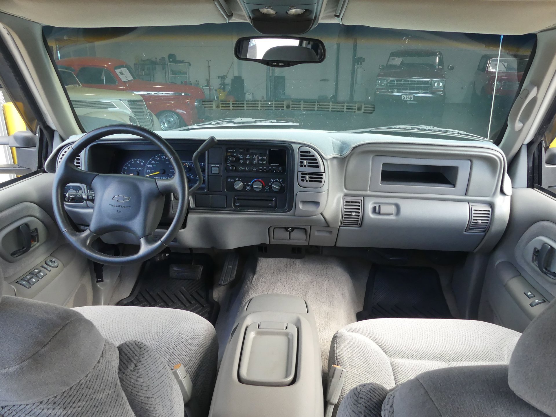 Used 2000 Chevrolet Silverado 3500 2WD Crew Cab image 72