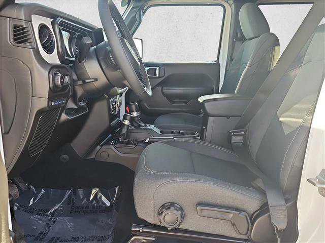 Used 2025 Jeep Wrangler Sport S image 16