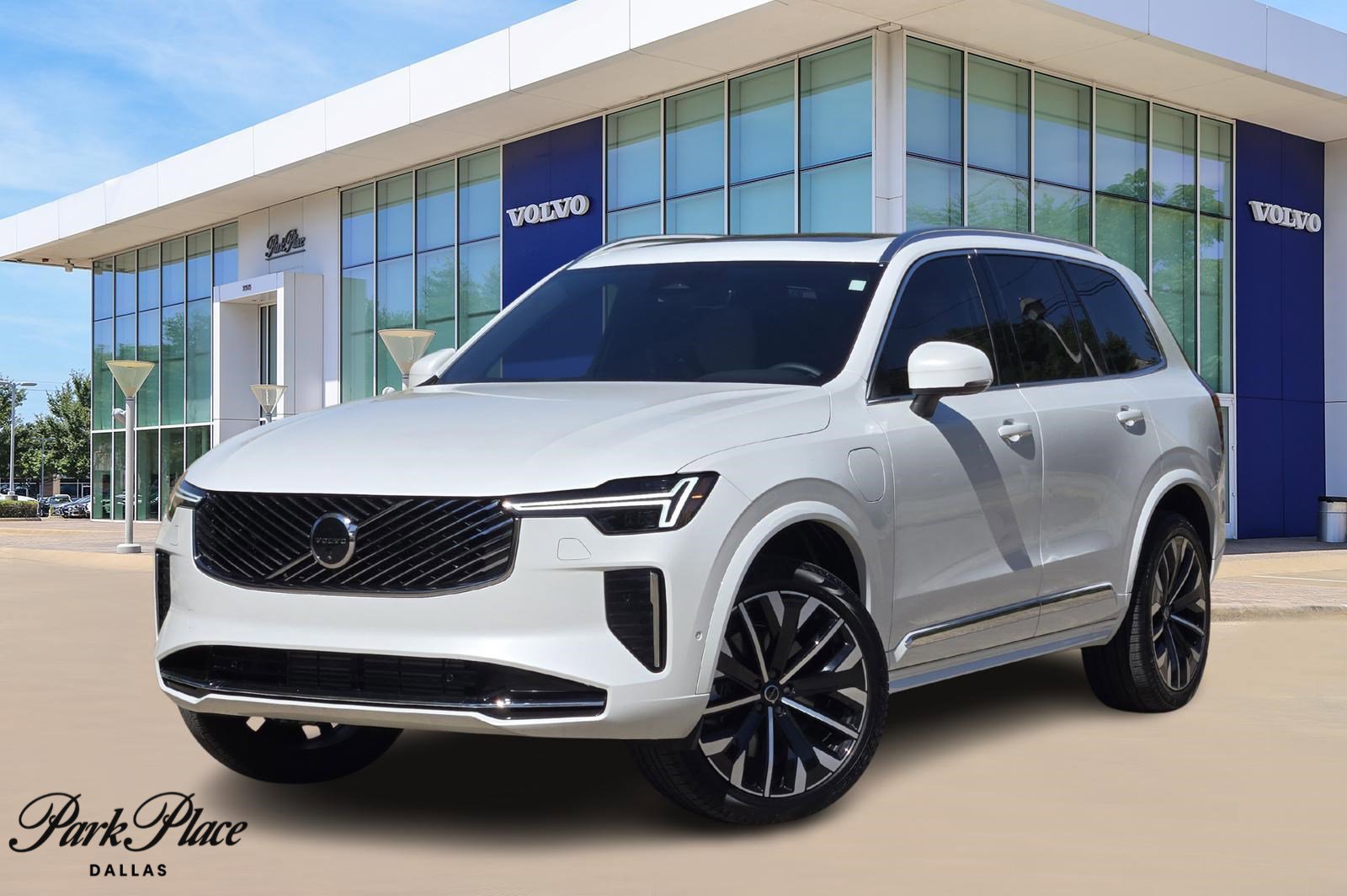 New 2025 Volvo XC90 T8 Plus w/ Protection Package Premier