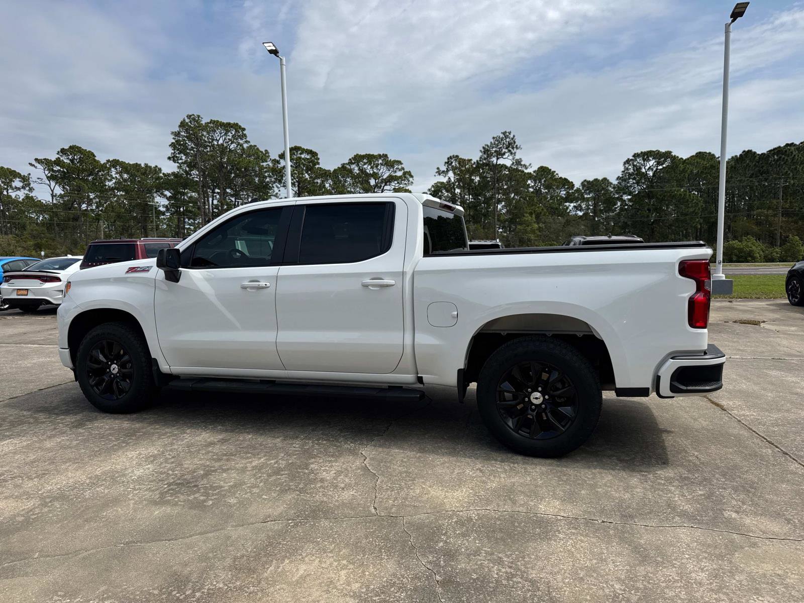 Used 2023 Chevrolet Silverado 1500 RST w/ Z71 Off-Road Package AWD/4WD image 5