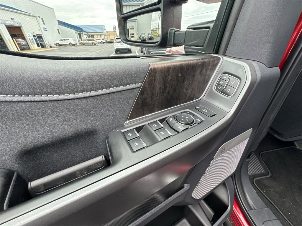 New 2026 Ford F350 4x4 Crew Cab DRW Super Duty image 13