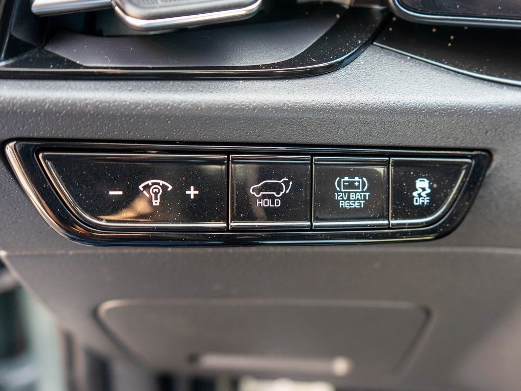 Used 2023 Kia Niro SX Touring FWD image 18