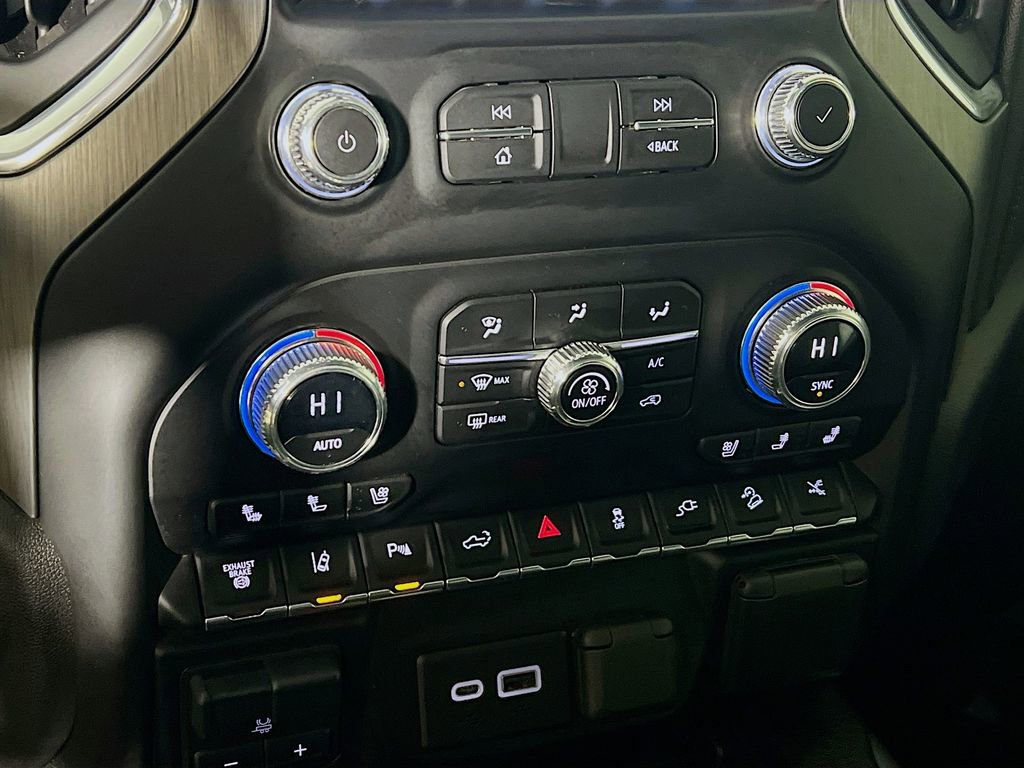 Used 2023 GMC Sierra 3500 Denali w/ Denali Black Diamond Edition AWD/4WD image 14