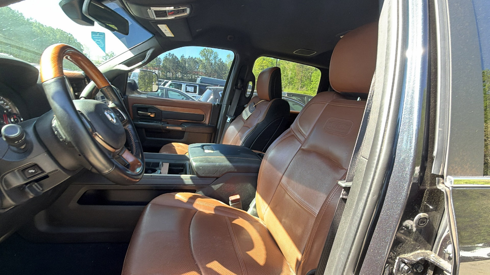 Used 2022 RAM 3500 Limited image 17