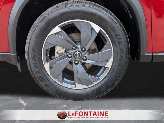 Used 2025 Nissan Rogue SV FWD image 32