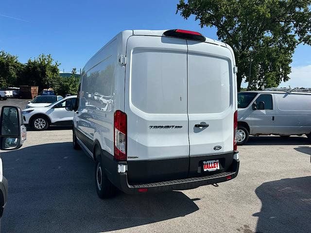New 2026 Ford Transit 250 148 Medium Roof w/ Load Area Protection Package RWD image 5