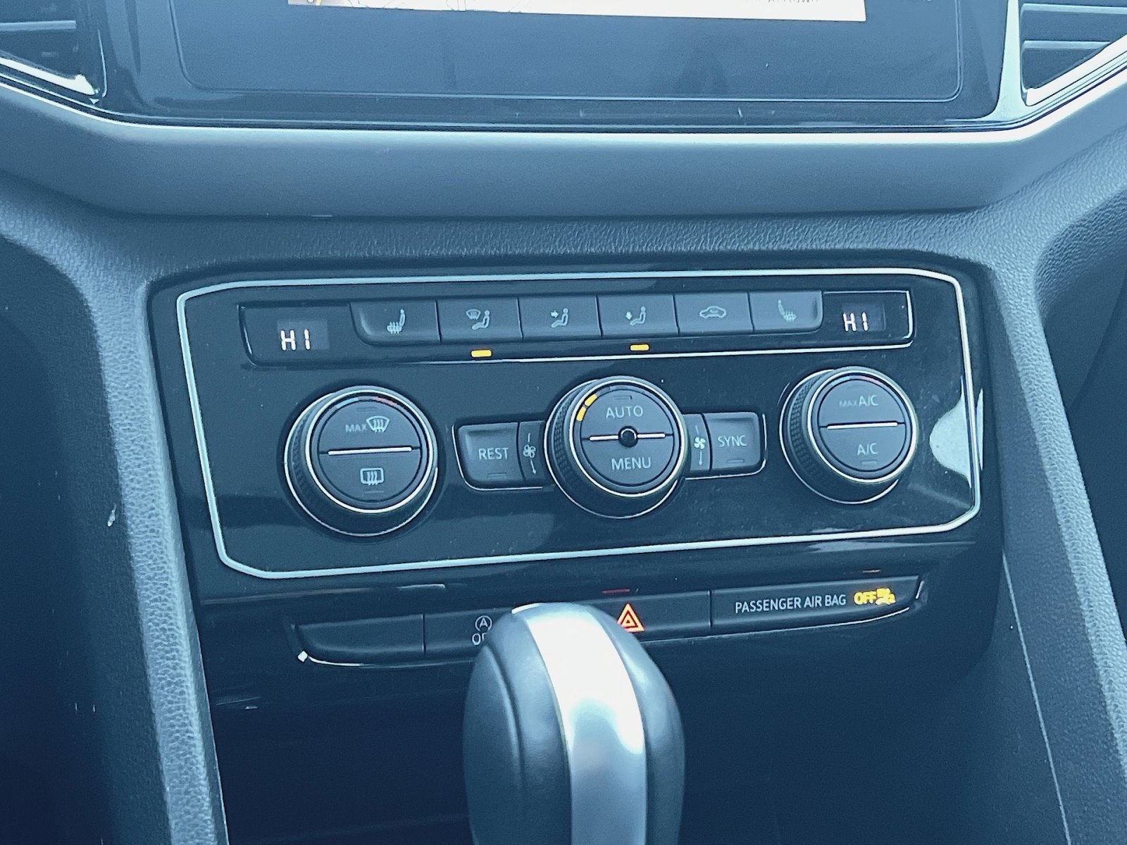 Used 2022 Volkswagen Atlas SEL image 21