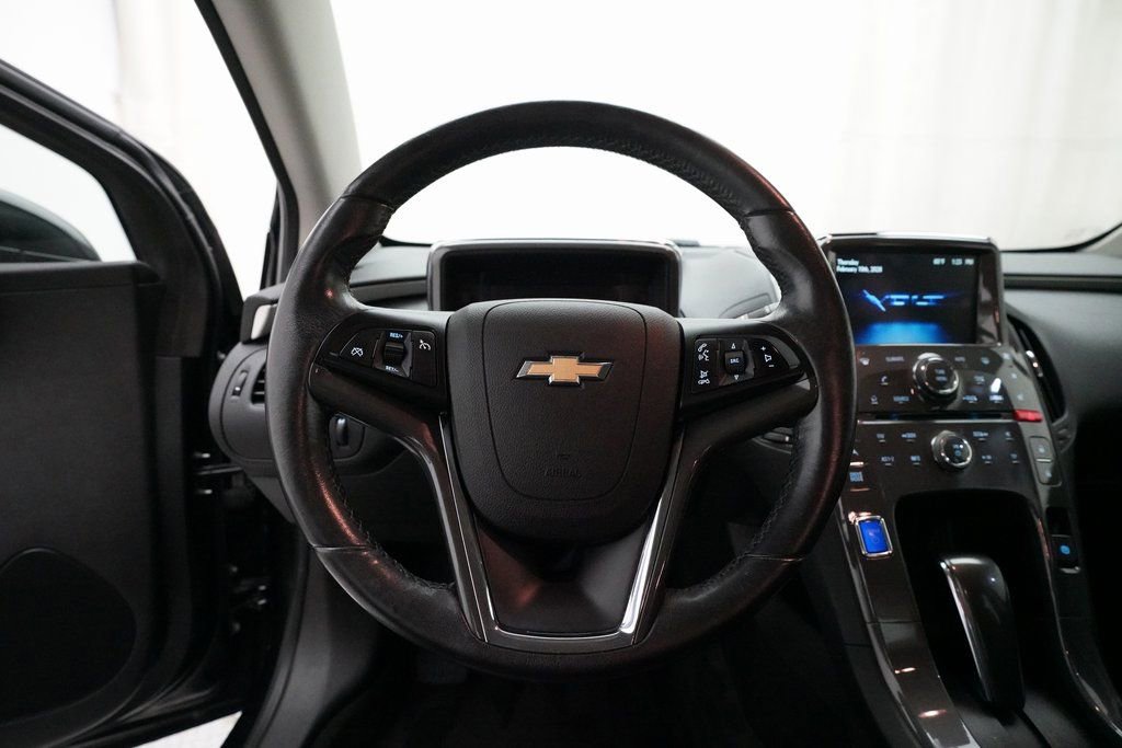 Used 2013 Chevrolet Volt Premium w/ Premium Trim Package image 3
