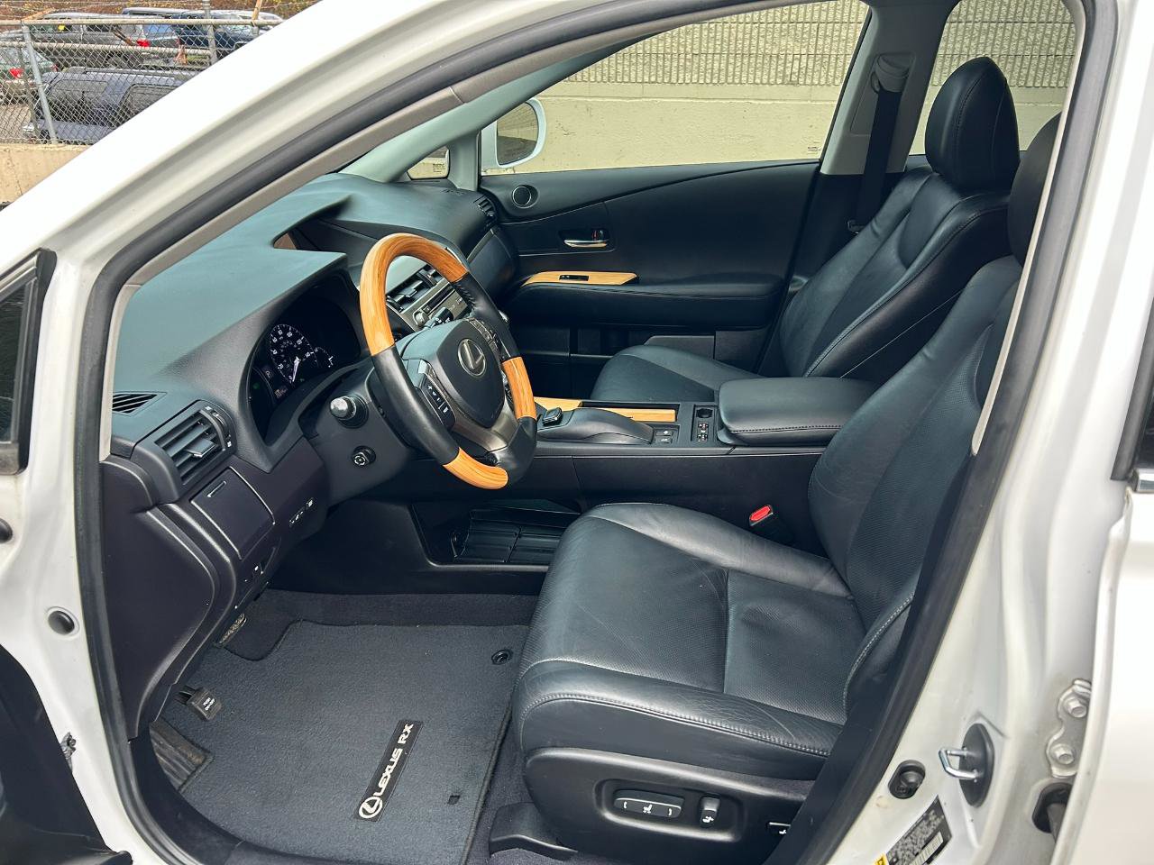 Used 2015 Lexus RX 450h AWD image 14