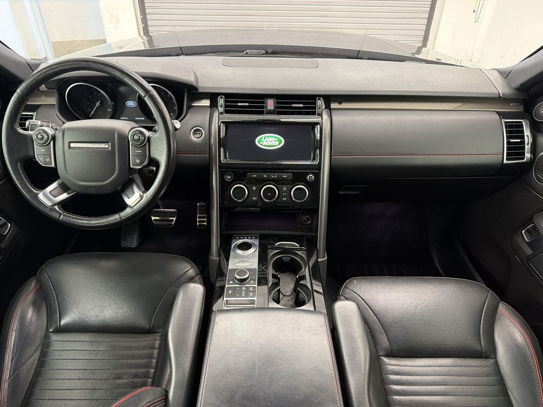 Used 2017 Land Rover Discovery HSE Luxury AWD/4WD image 14