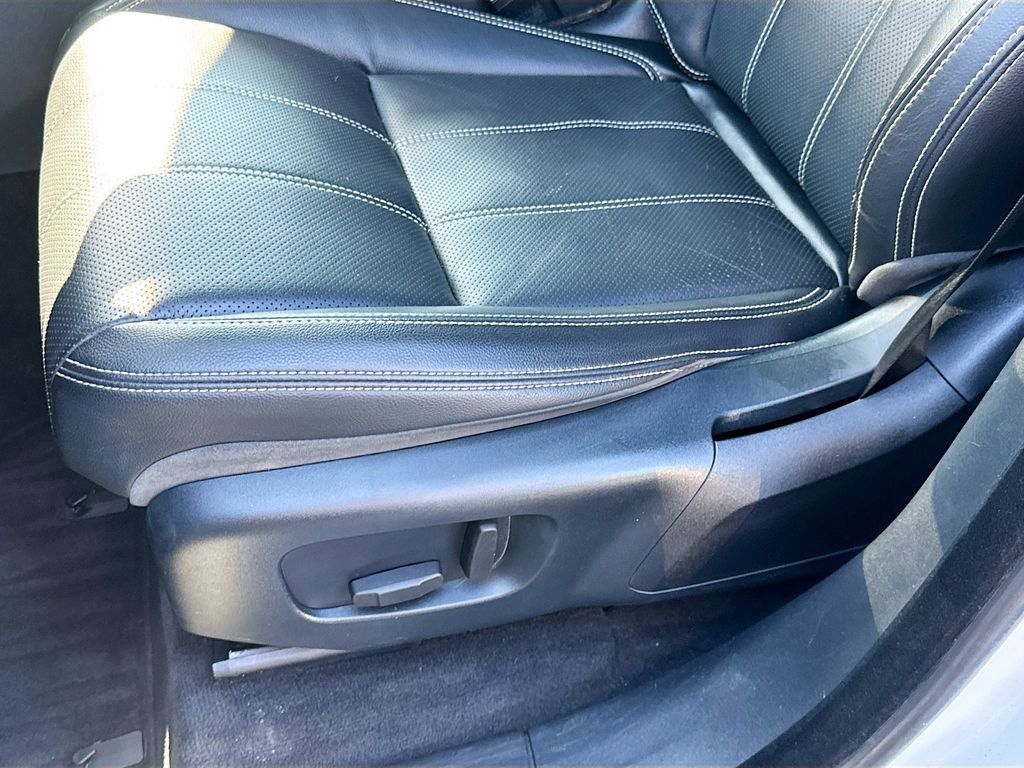 Used 2019 Land Rover Range Rover Velar R-Dynamic SE AWD/4WD image 21