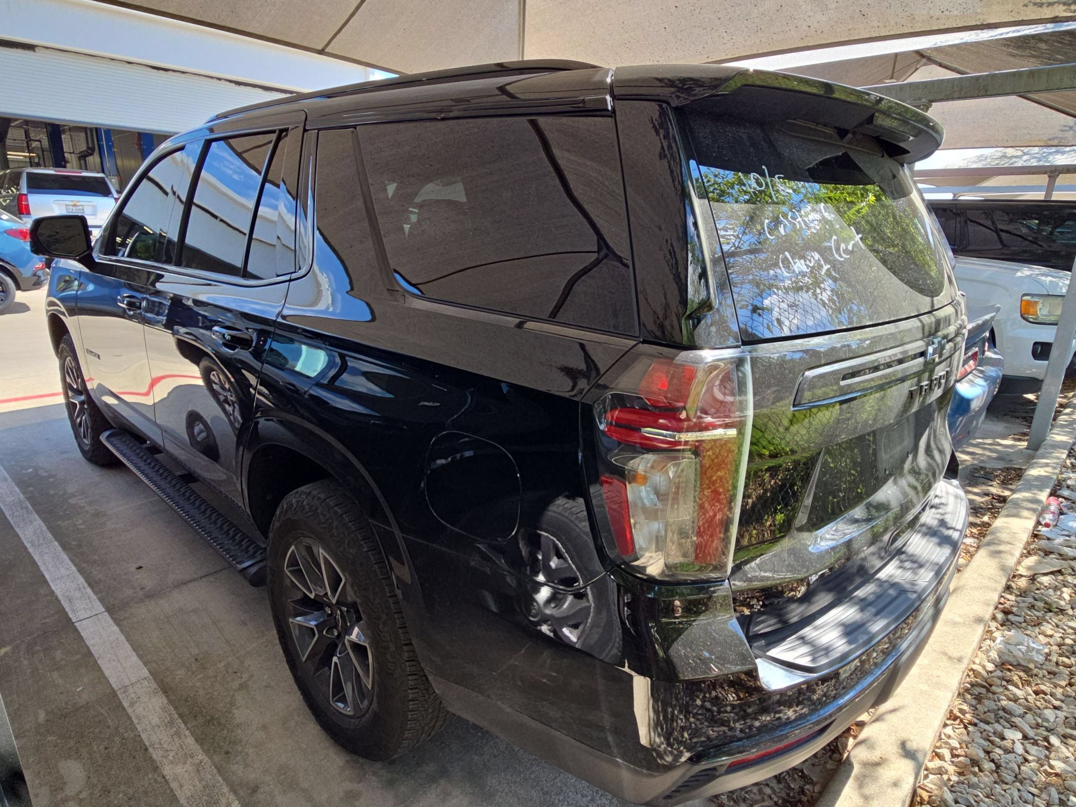 Certified 2023 Chevrolet Tahoe Z71 w/ Luxury Package AWD/4WD image 6