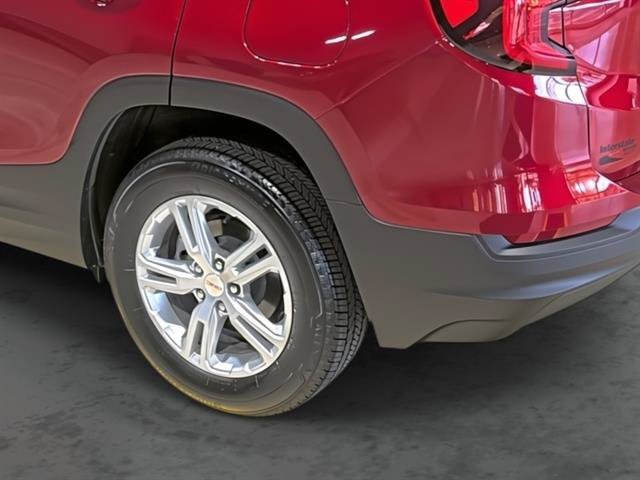 Used 2024 GMC Terrain SLE w/ Driver Convenience Package AWD/4WD image 11