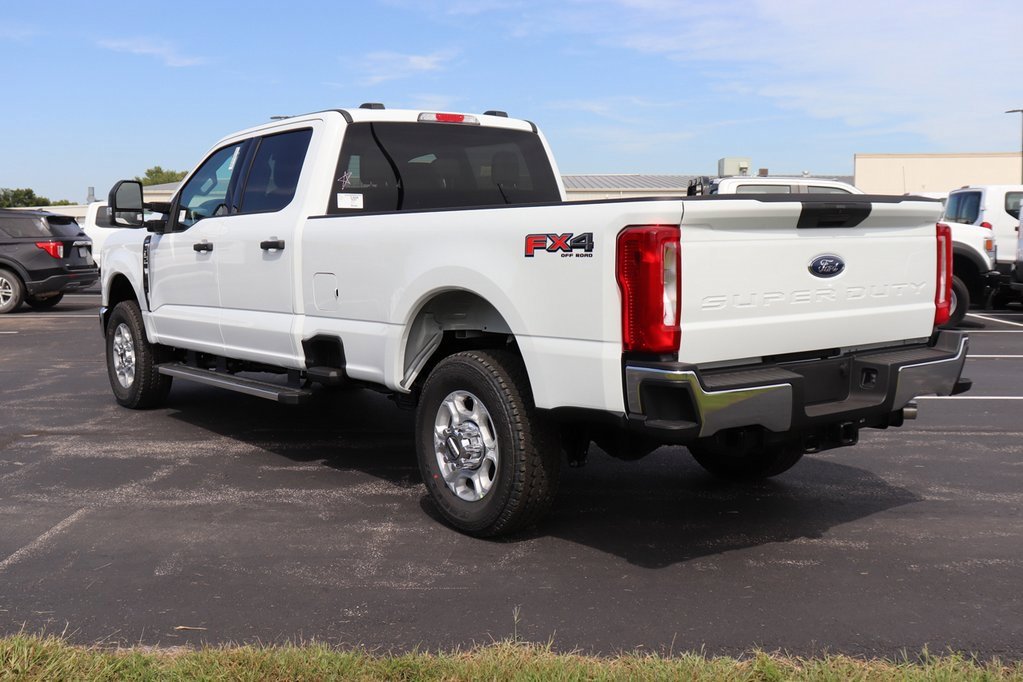 New 2026 Ford F350 4x4 Crew Cab Super Duty image 13