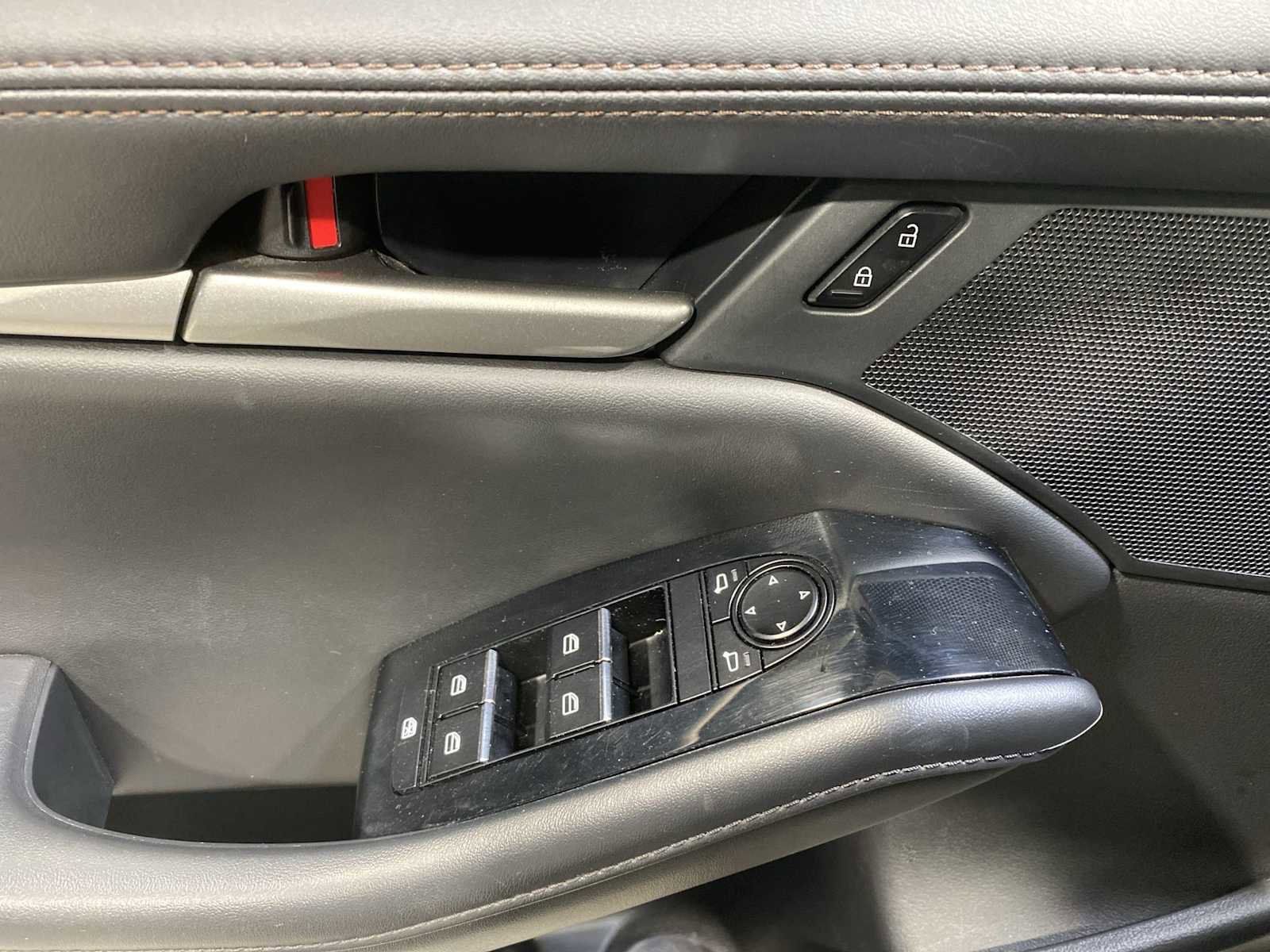 Used 2024 MAZDA MAZDA3 s FWD image 23