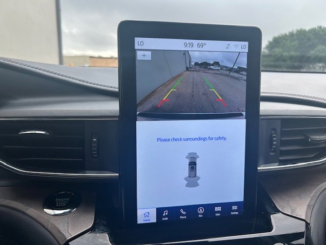 Used 2024 Ford Explorer Platinum w/ Technology Package AWD/4WD image 23