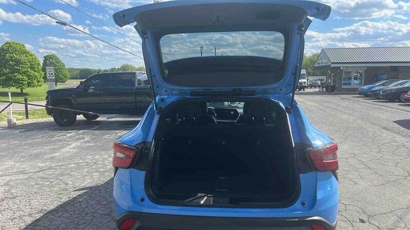 Used 2024 Chevrolet Trax RS FWD image 12