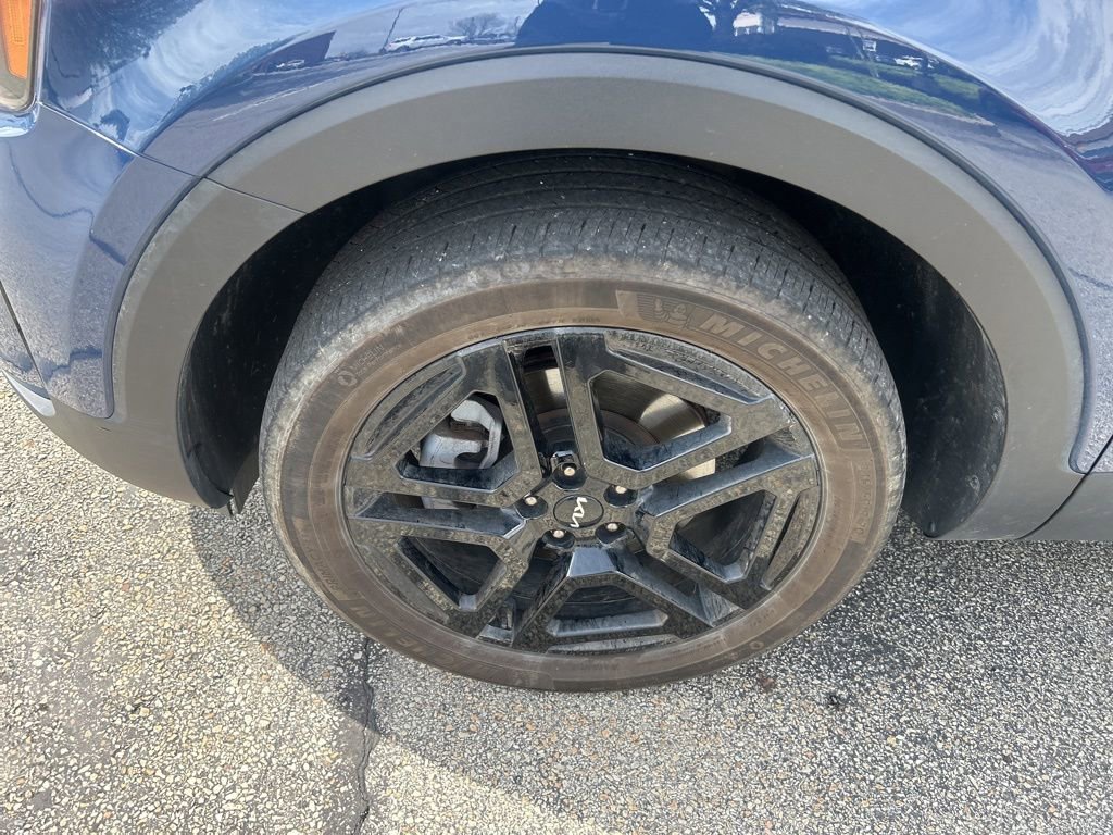 Certified 2024 Kia Telluride EX X-Line image 8