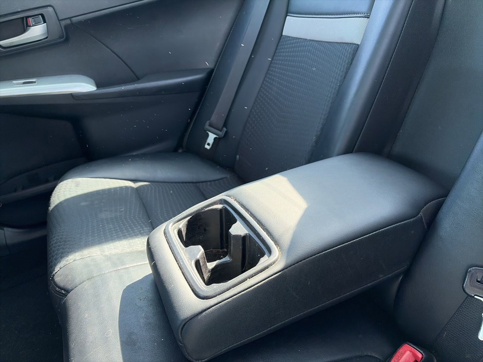 Used 2014 Toyota Camry SE image 11