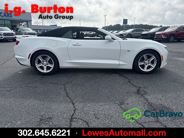 Used 2020 Chevrolet Camaro LT RWD image 2