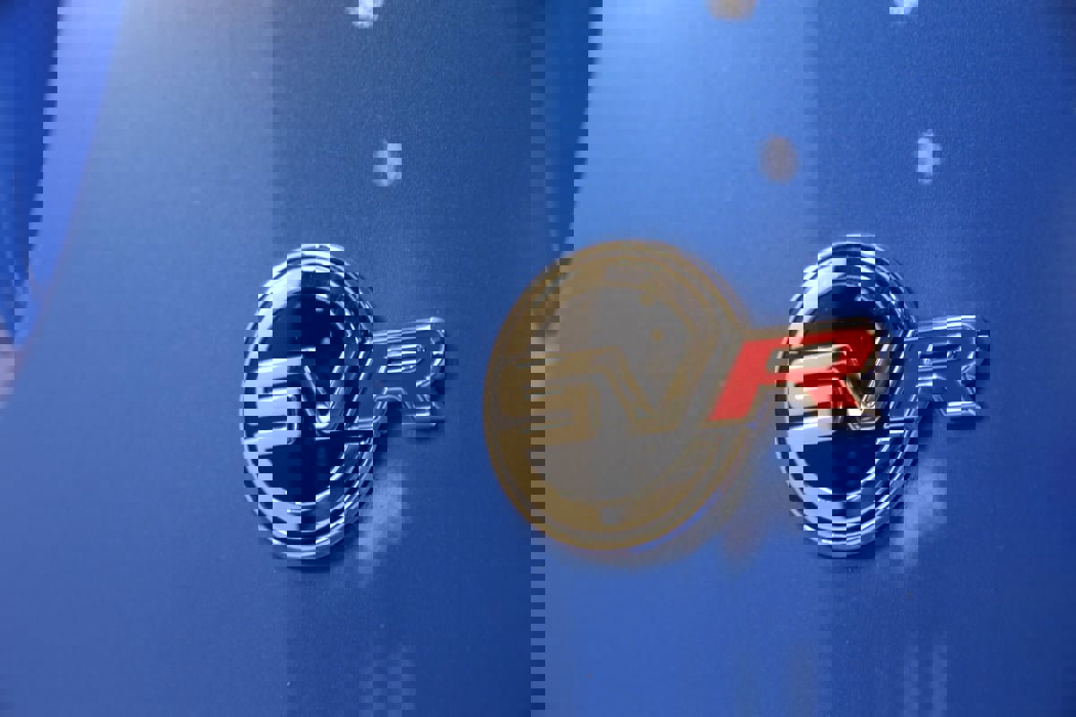 Used 2024 Jaguar F-PACE SVR image 86