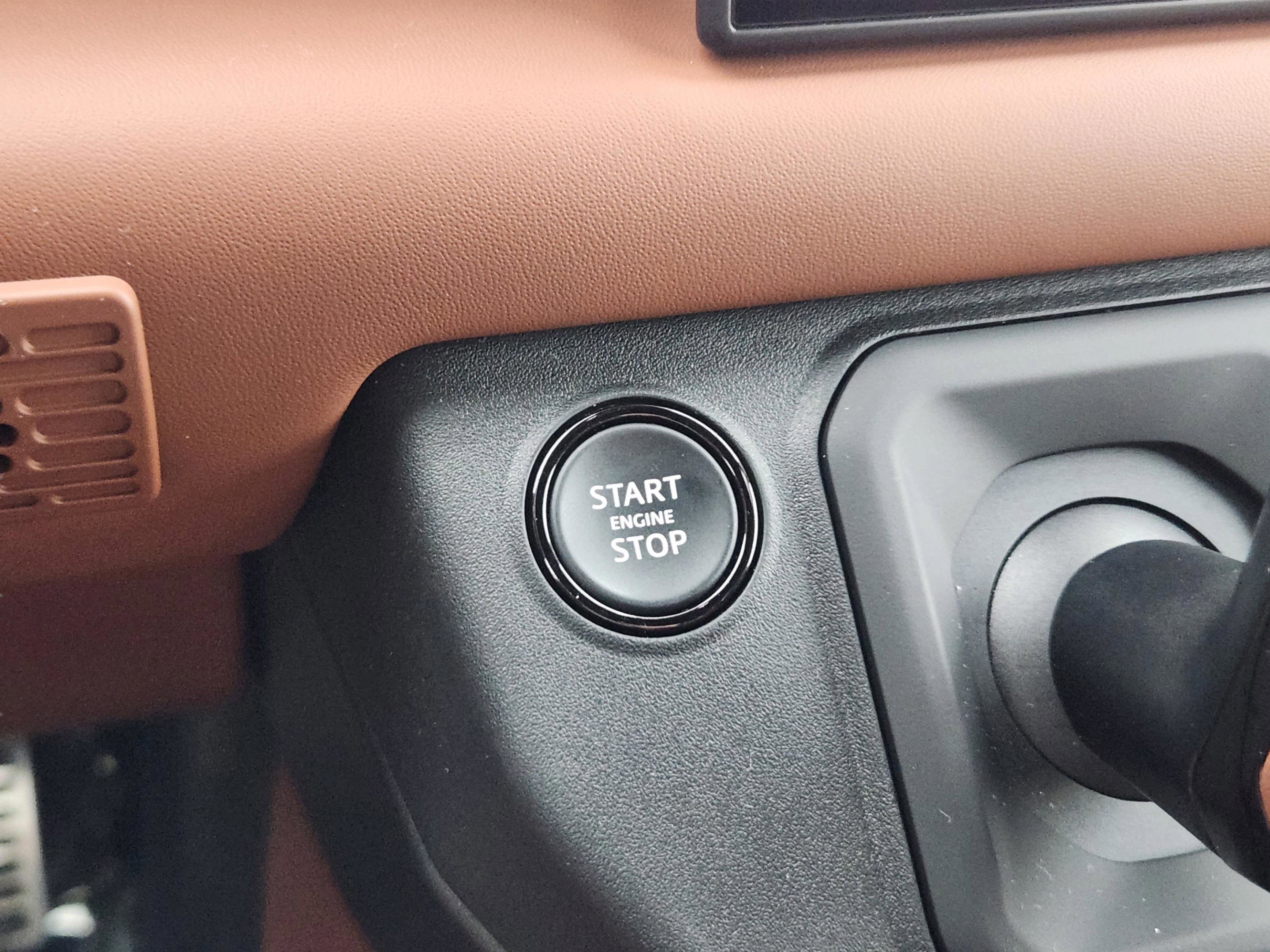 Used 2025 Land Rover Defender 110 image 17