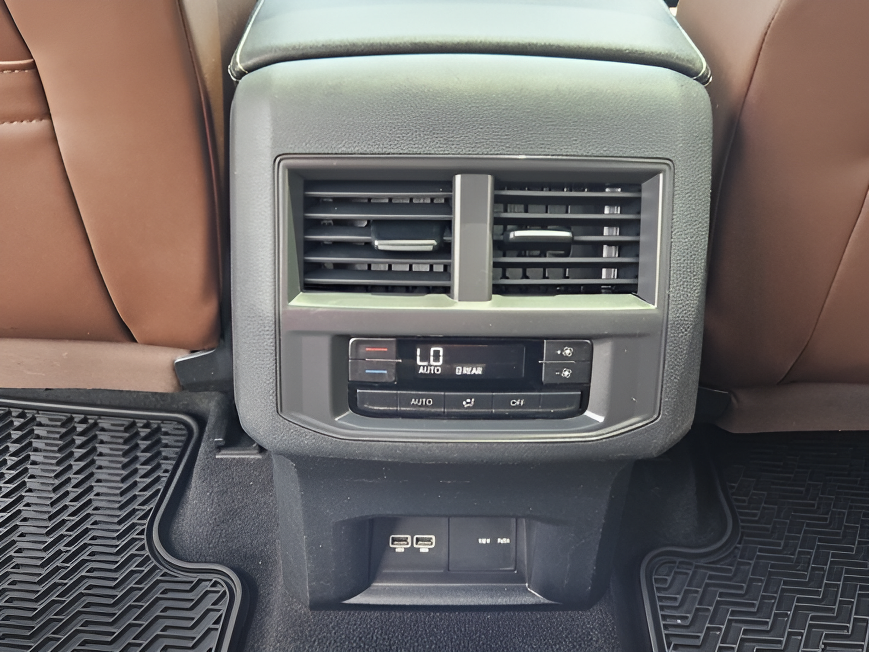 Certified 2021 Volkswagen Atlas SEL AWD/4WD image 11