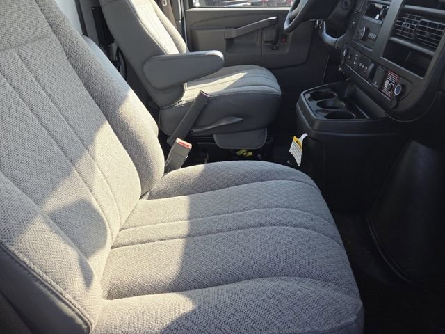 New 2026 GMC Savana 4500 w/ Driver Convenience Package image 25