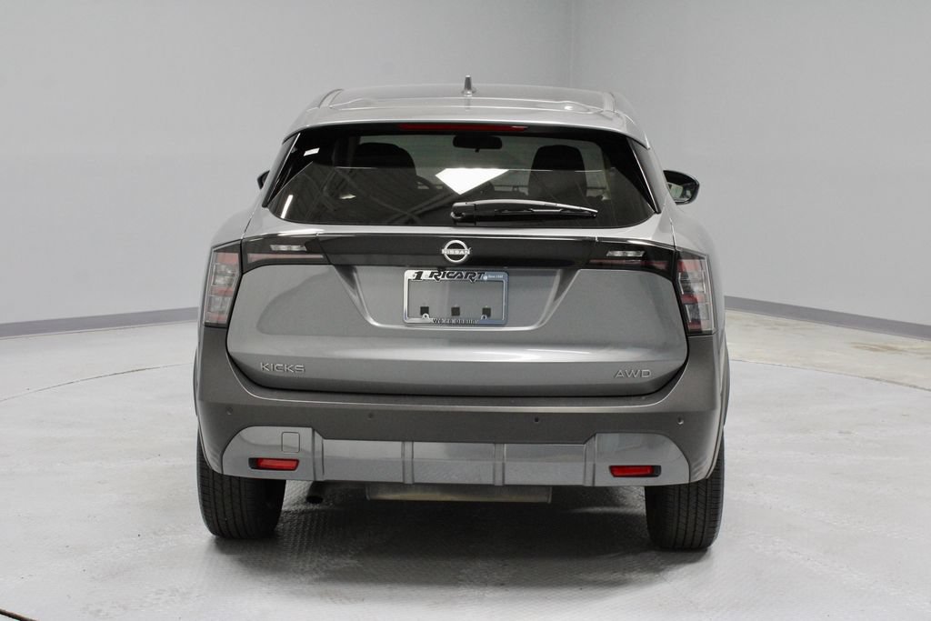 Certified 2025 Nissan Kicks SV AWD/4WD image 10