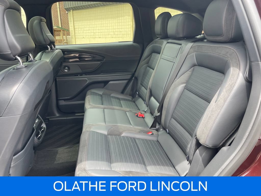 Used 2024 Lincoln Nautilus Reserve w/ Equipment Group 202A AWD/4WD image 17