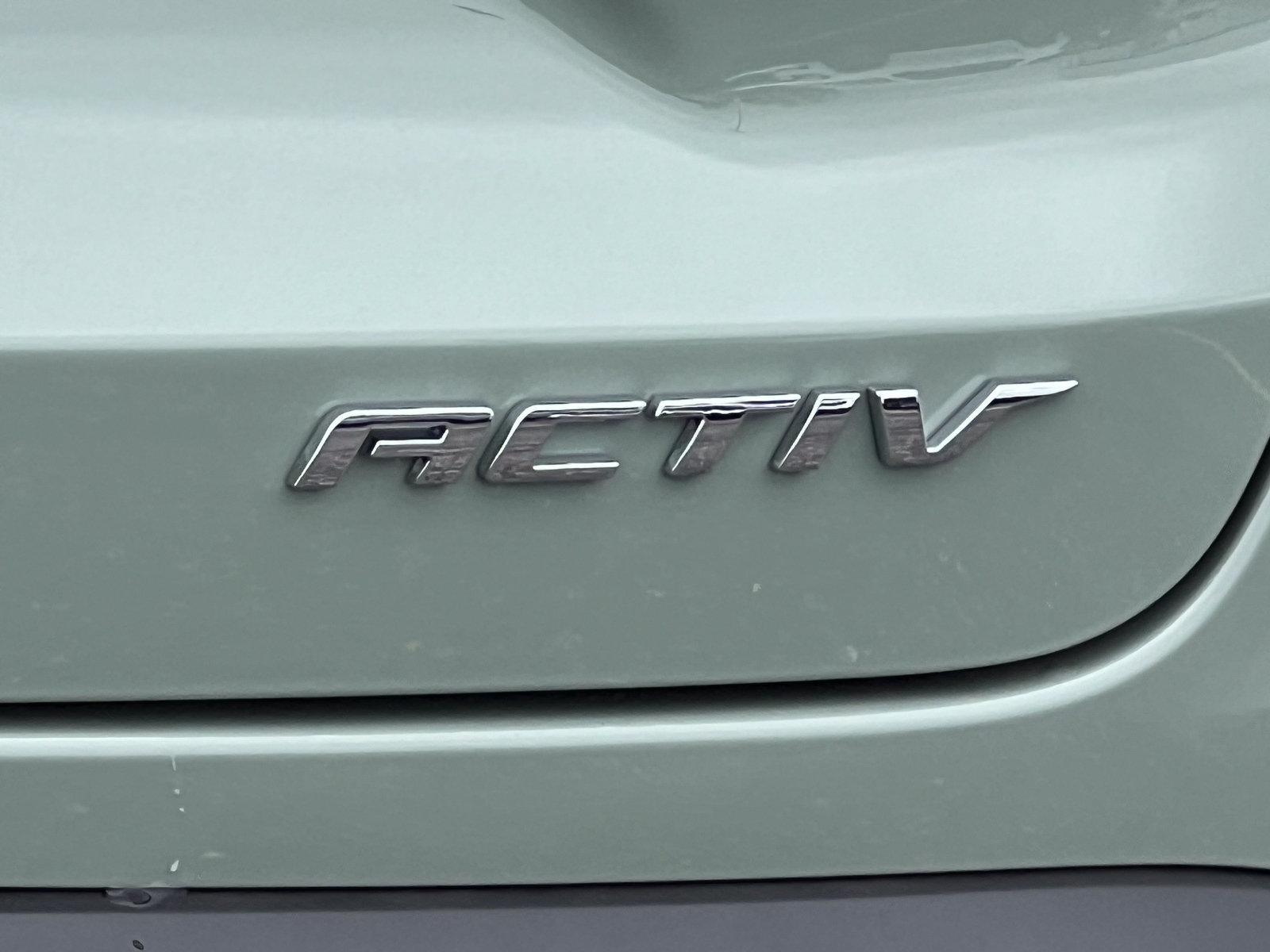 New 2026 Chevrolet Trax ACTIV w/ Sunroof Package FWD image 2