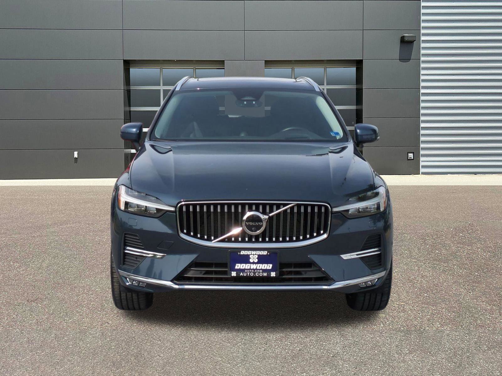 Certified 2023 Volvo XC60 B5 Ultimate AWD/4WD image 2