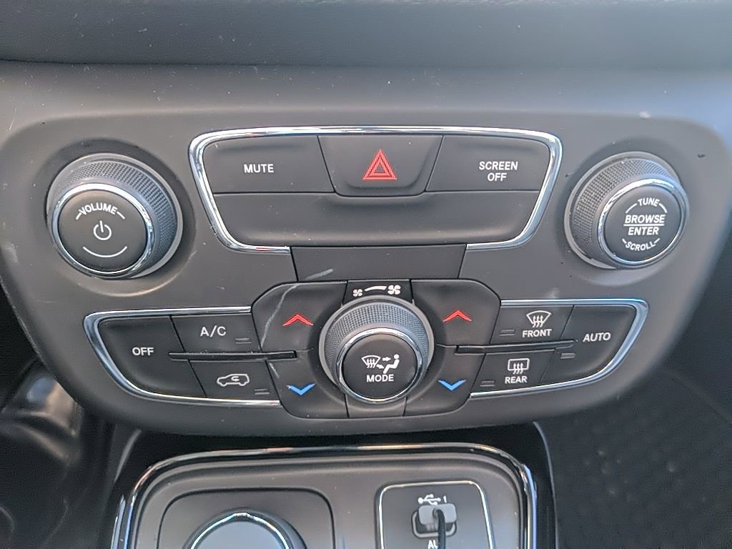 Used 2020 Jeep Compass Latitude image 18