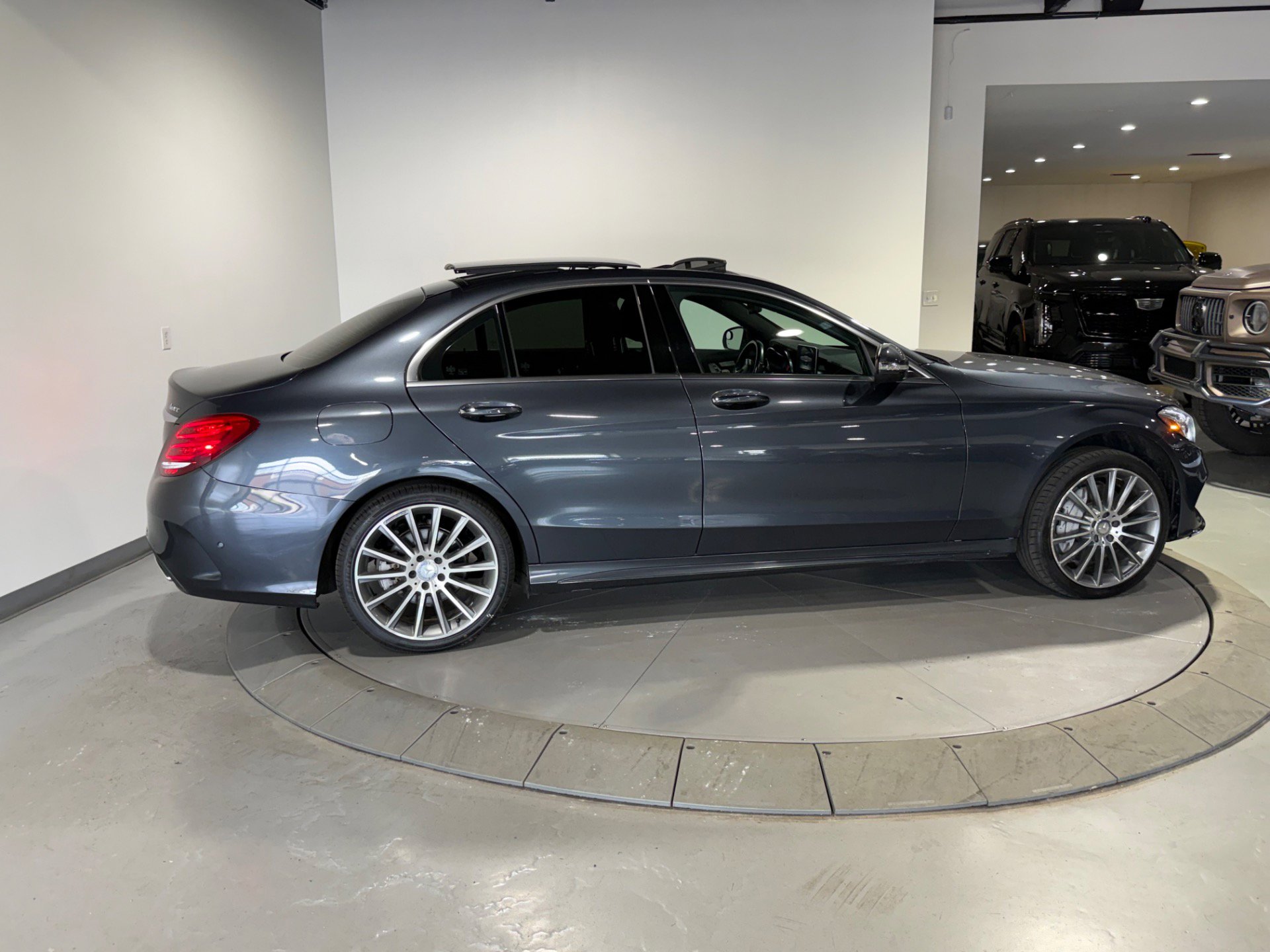 Used 2015 Mercedes-Benz C 400 4MATIC image 10