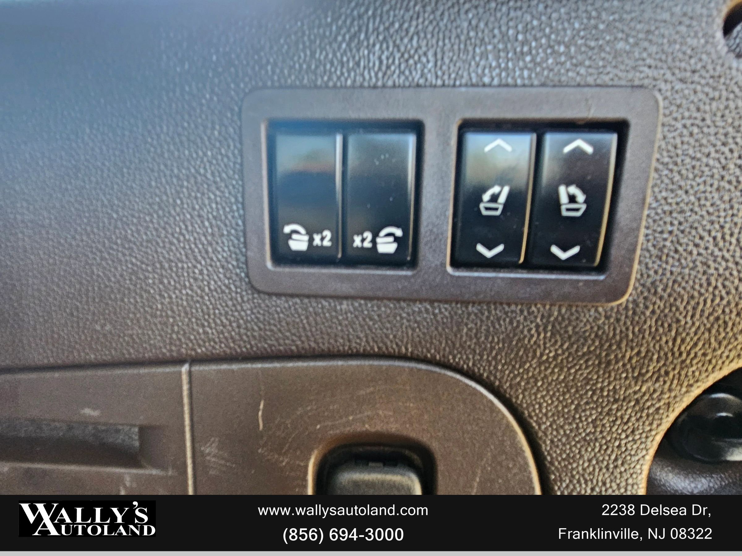 Used 2017 Chevrolet Suburban Premier image 18