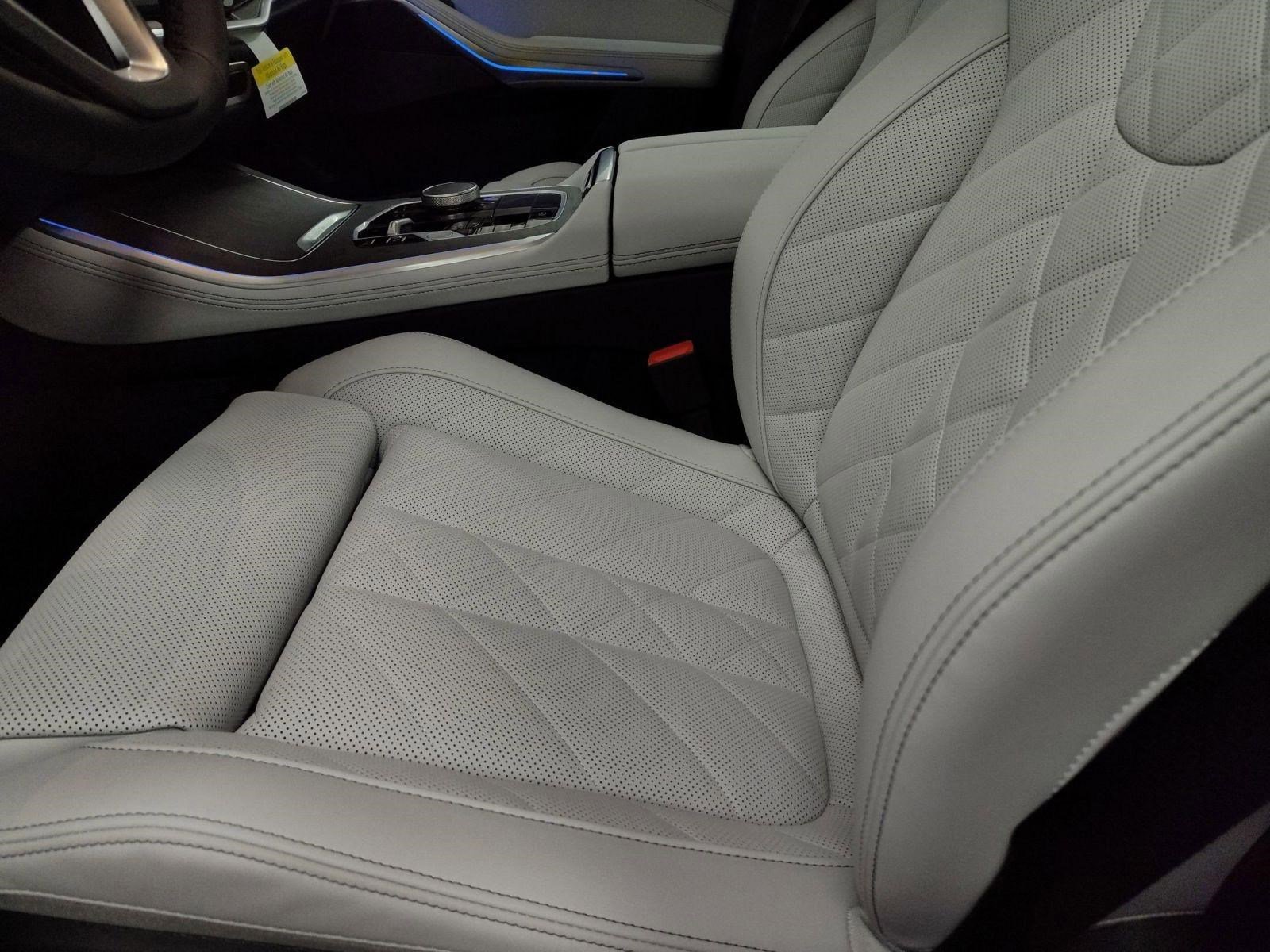 Used 2026 BMW X5 xDrive40i w/ Premium Package image 17