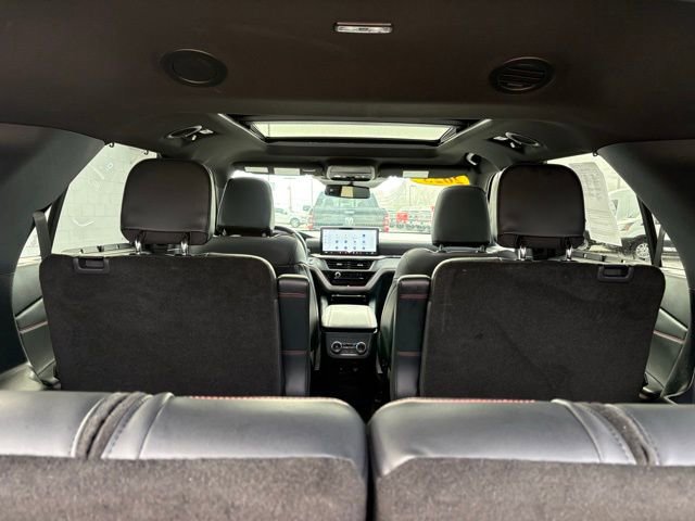 Used 2025 Ford Explorer ST image 36