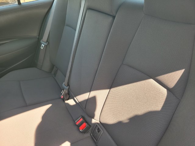 Used 2022 Toyota Corolla LE FWD image 15