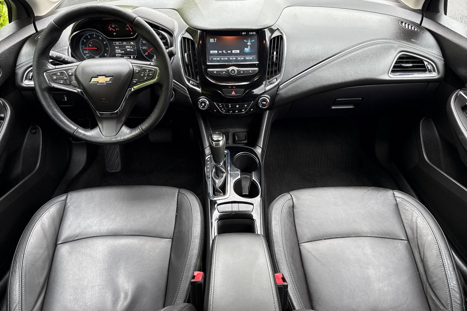Used 2017 Chevrolet Cruze Premier FWD image 13