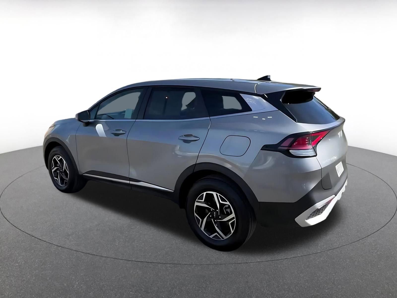 Used 2025 Kia Sportage LX image 10