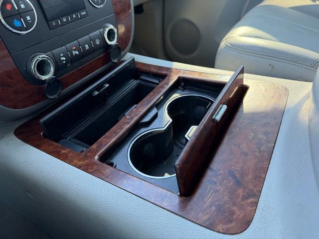 Used 2008 Chevrolet Suburban LTZ w/ LTZ Preferred Equipment Group image 24
