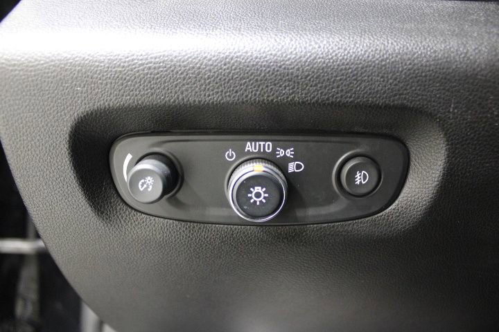 Used 2020 Chevrolet Traverse LT w/ LT Premium Package AWD/4WD image 46